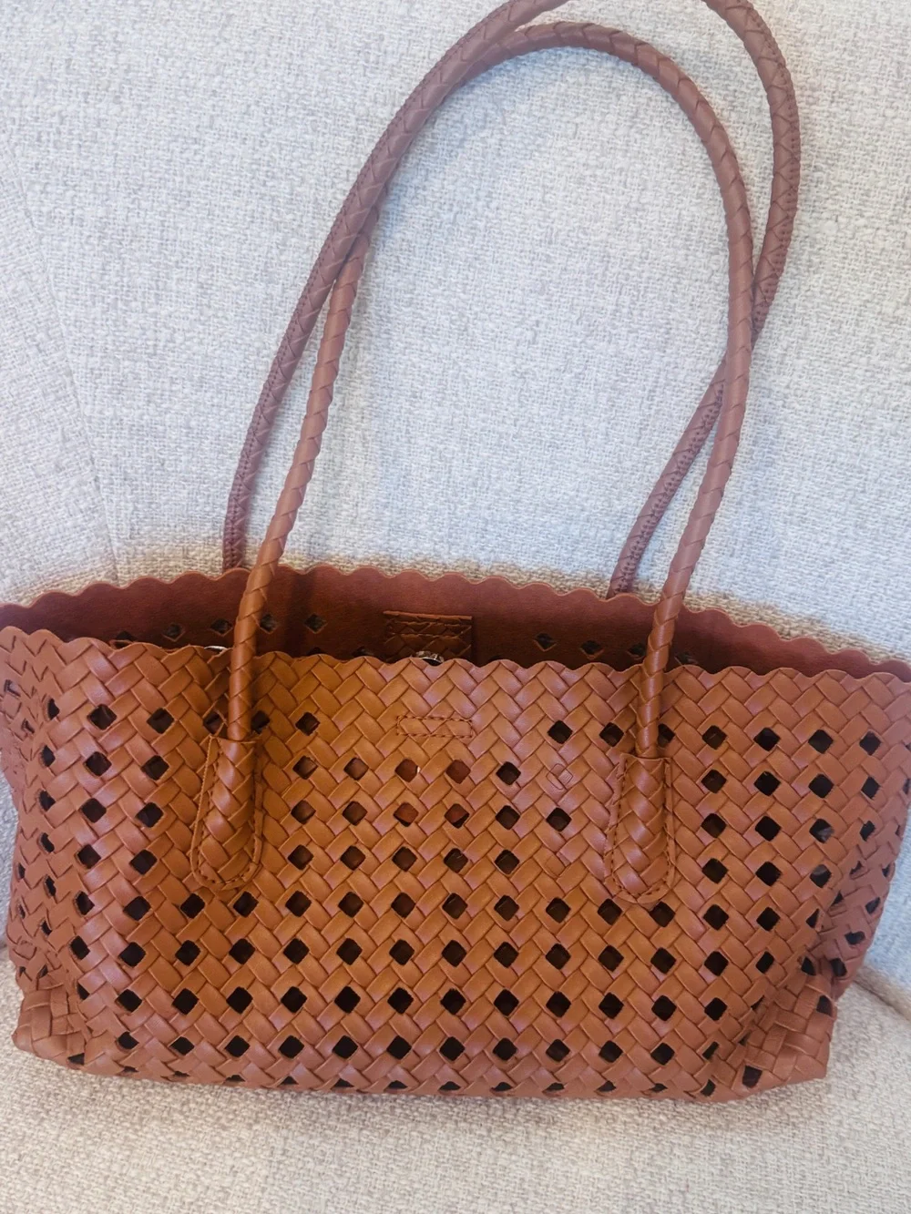 N/A handcrafted woven